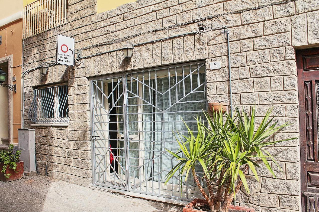 #Garibaldi 05 - Old Town Apartment Olbia Bagian luar foto